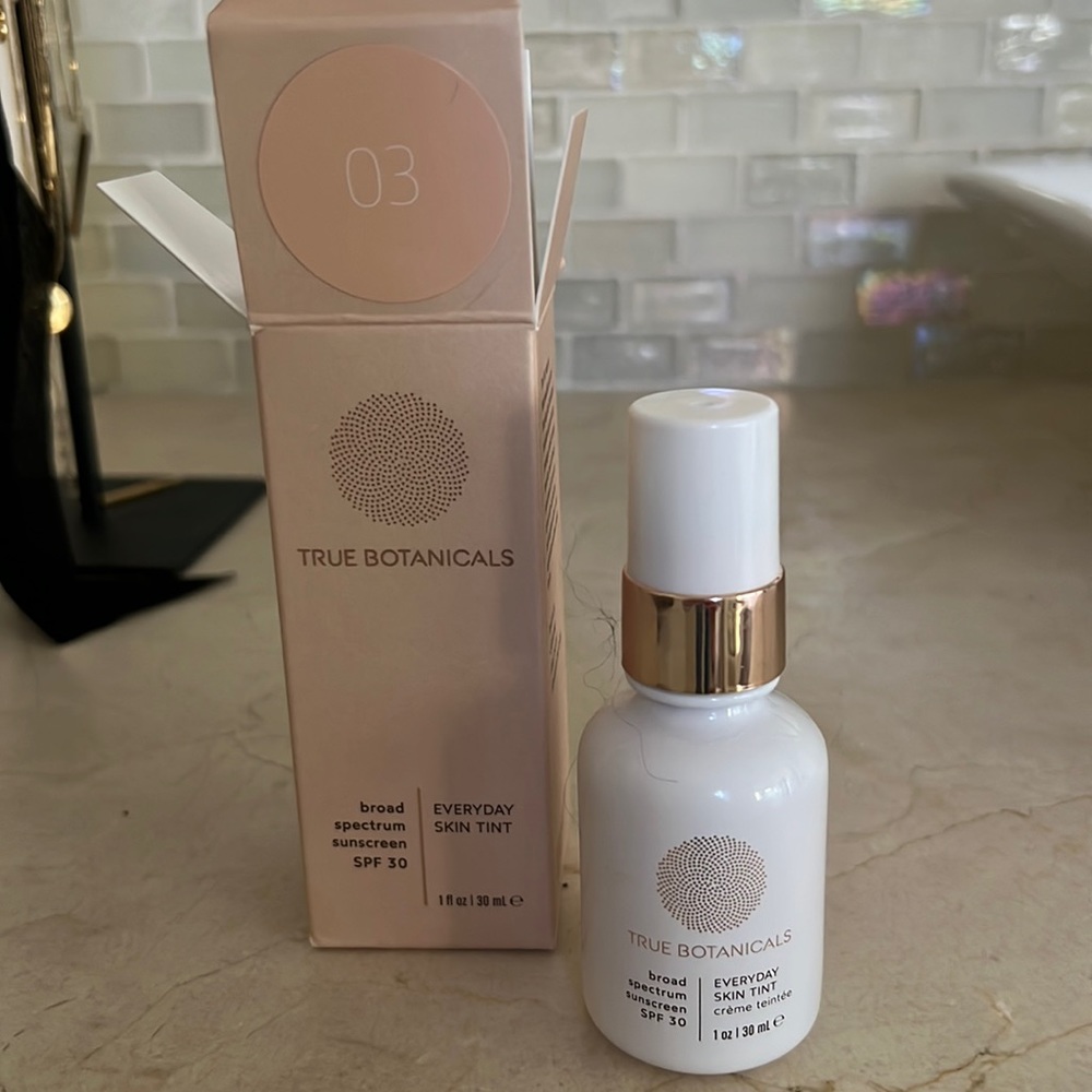 Brand new never used True Botanicals Everyday Tint Sunscreen #03
